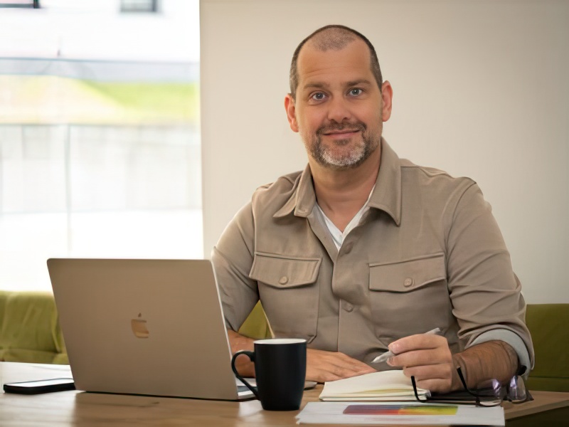 Manuel Zant bei der Vorbereitung einer Coaching-Session